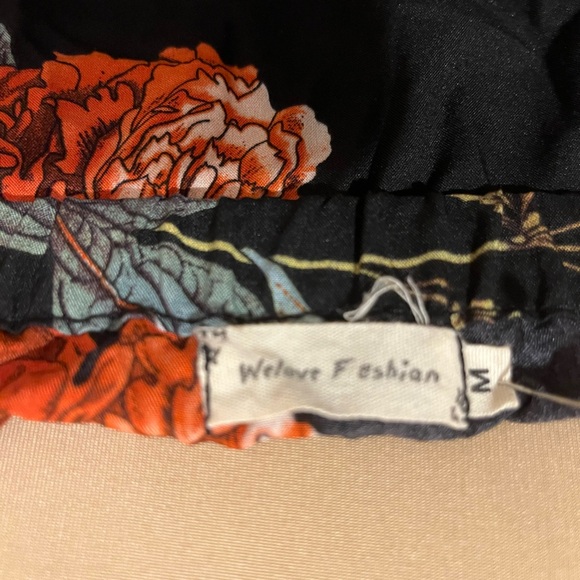 We Love Fashion off shoulder, 3/4 sleeve, wide leg jumpsuit in modern floral, M - Picture 4 of 9